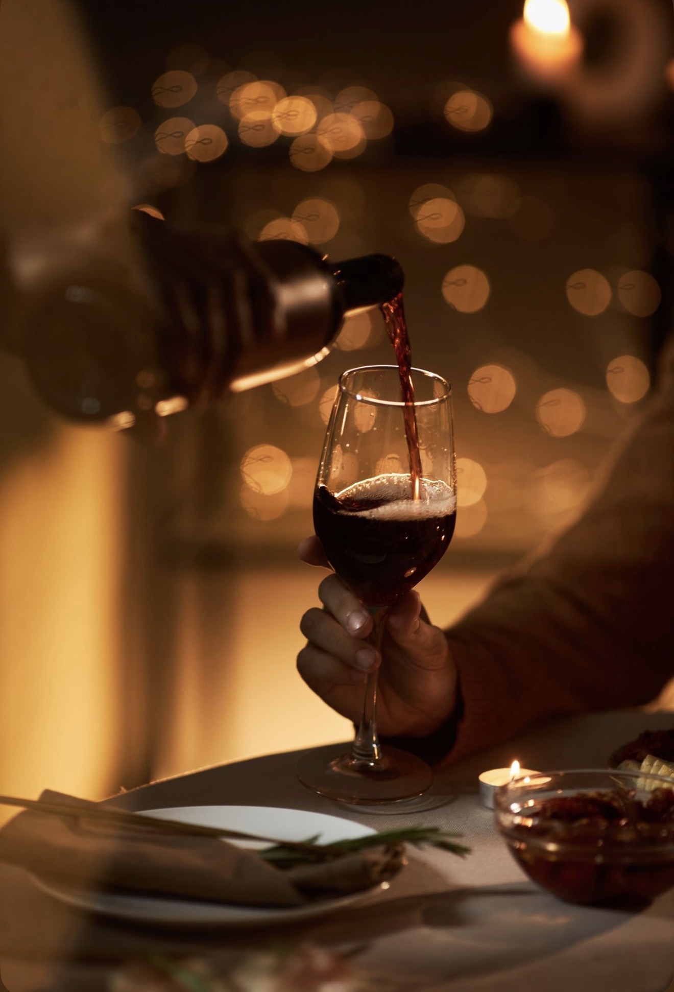 Wine service at a Chef Sibs Atelier private dining evening